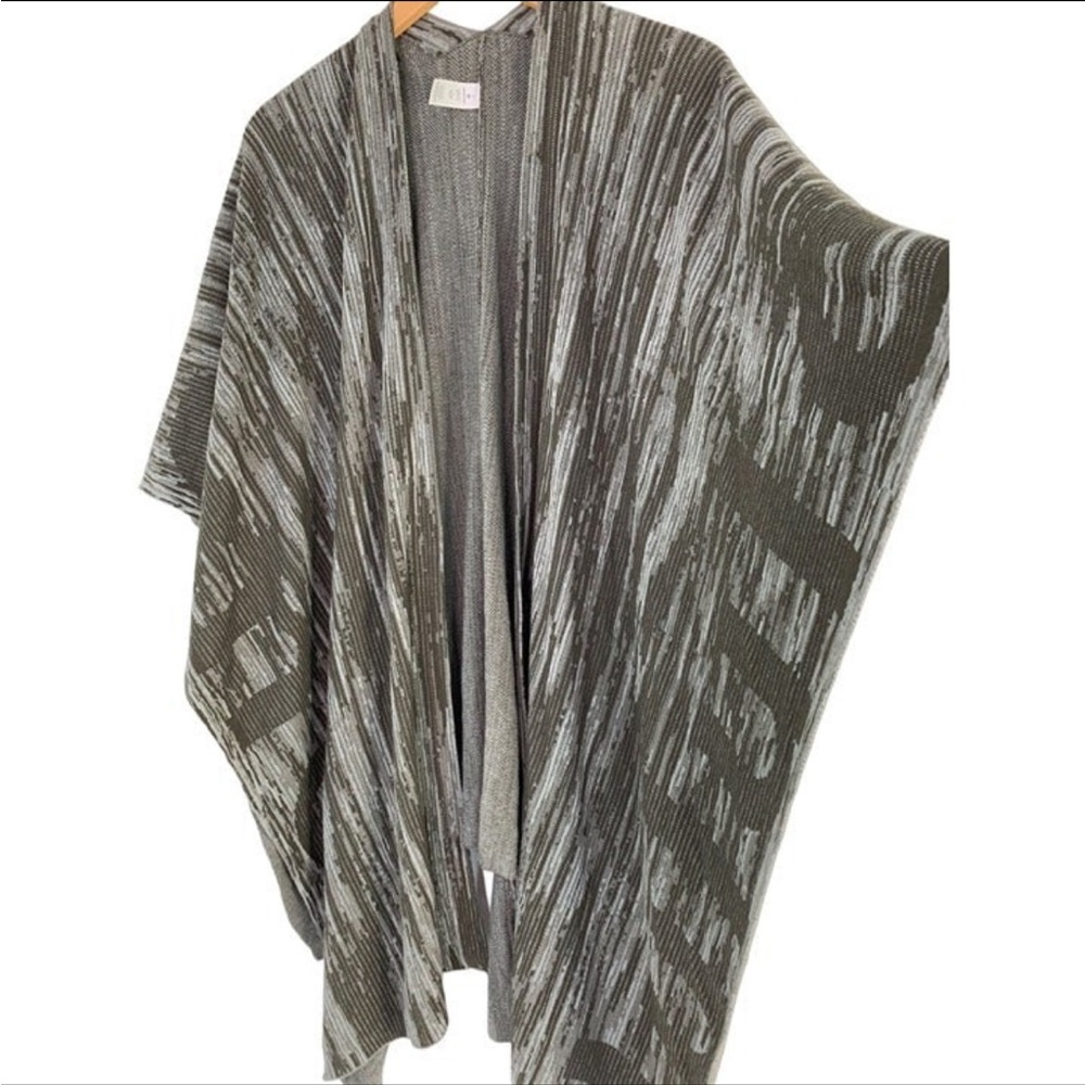 Lululemon The Rest is Written Shawl Wrap - Picture 3 of 12